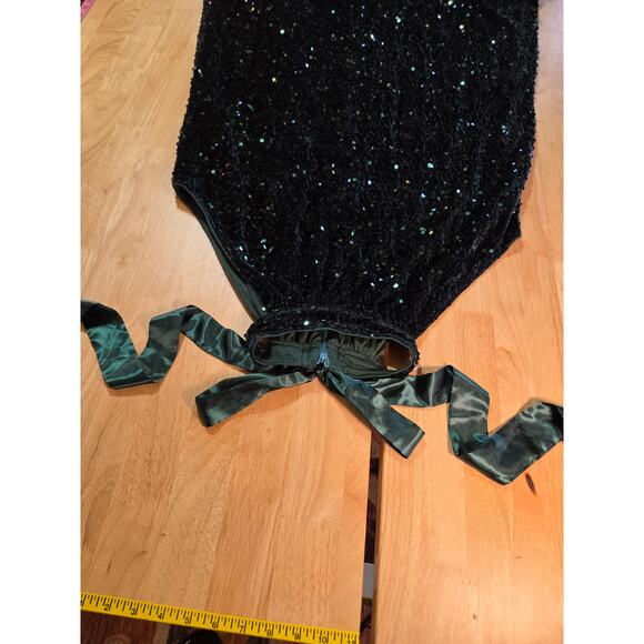 Emerald green velvet sleeveless knee length feather hem party dress Christmas - Picture 5 of 8